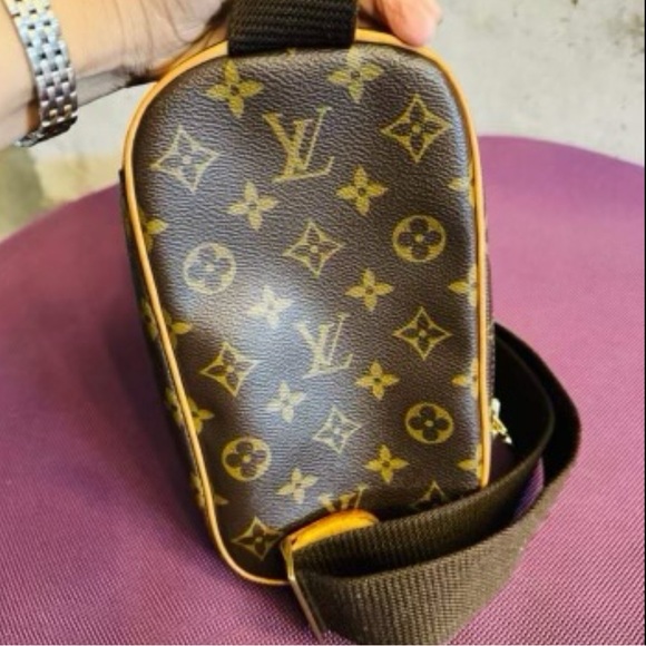 Louis Vuitton Gange Bag - Picture 3 of 14